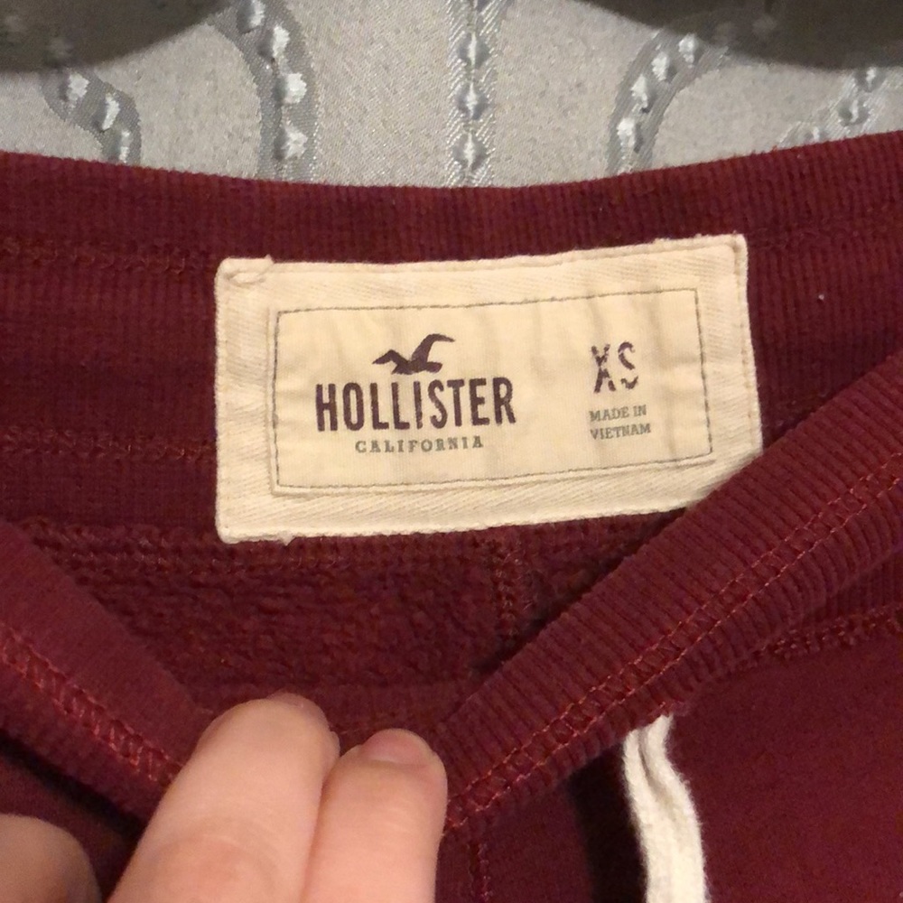 Size XS hollister sweat pants. Like new - Picture 3 of 5